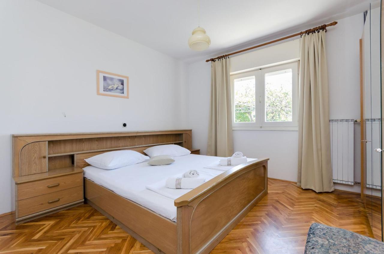 Apartments Slavica R Banjol Exterior foto