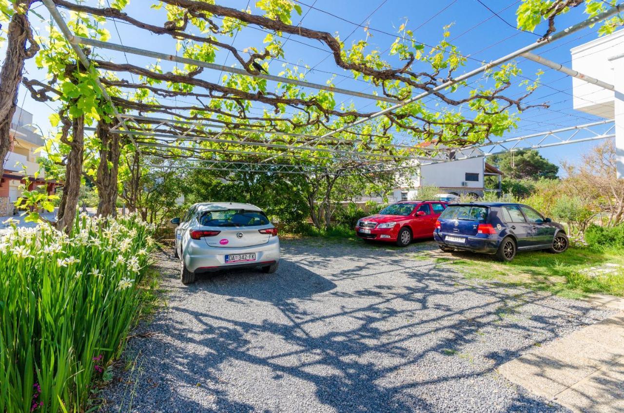 Apartments Slavica R Banjol Exterior foto