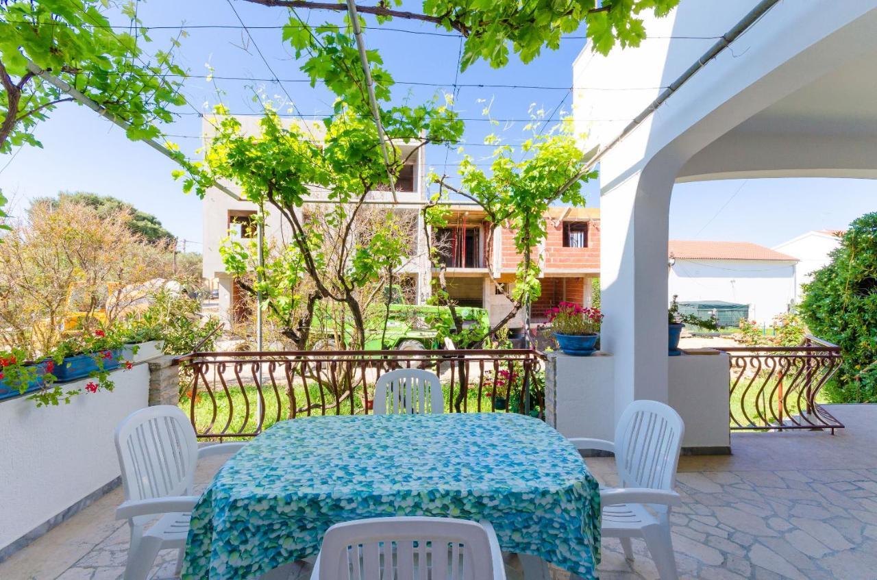 Apartments Slavica R Banjol Exterior foto