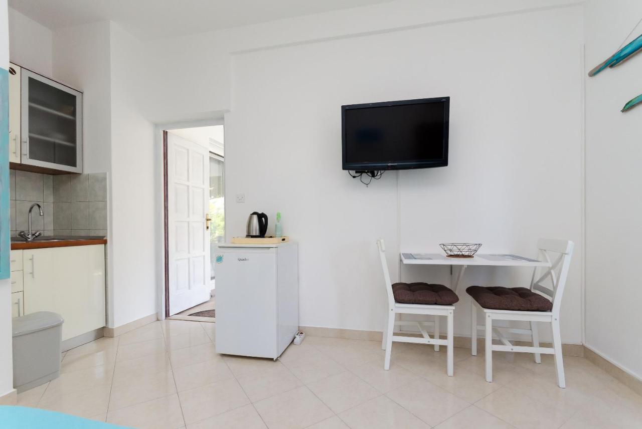 Apartments Slavica R Banjol Exterior foto